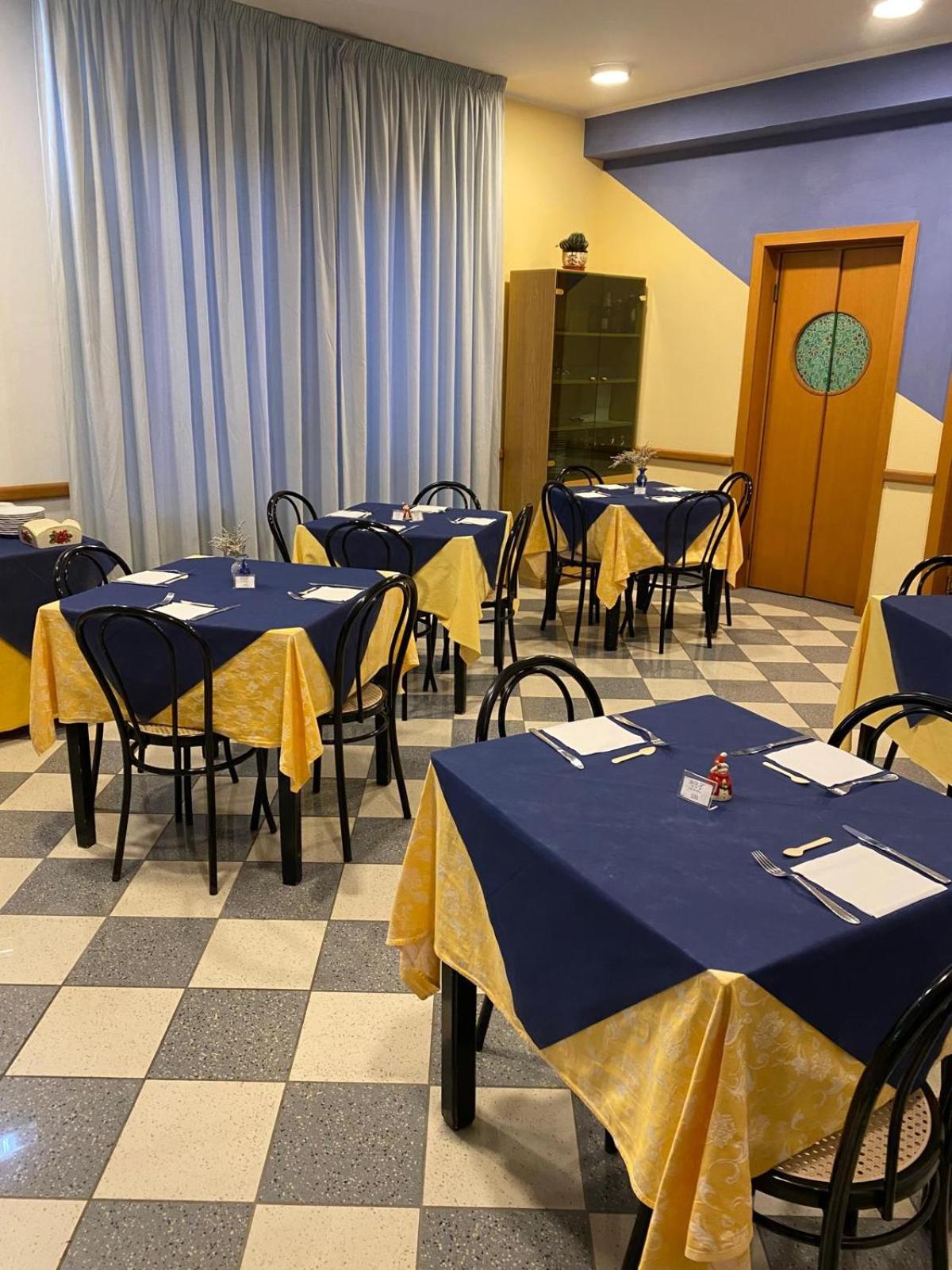Hotel Ferrara К'янчіано-Терме Екстер'єр фото